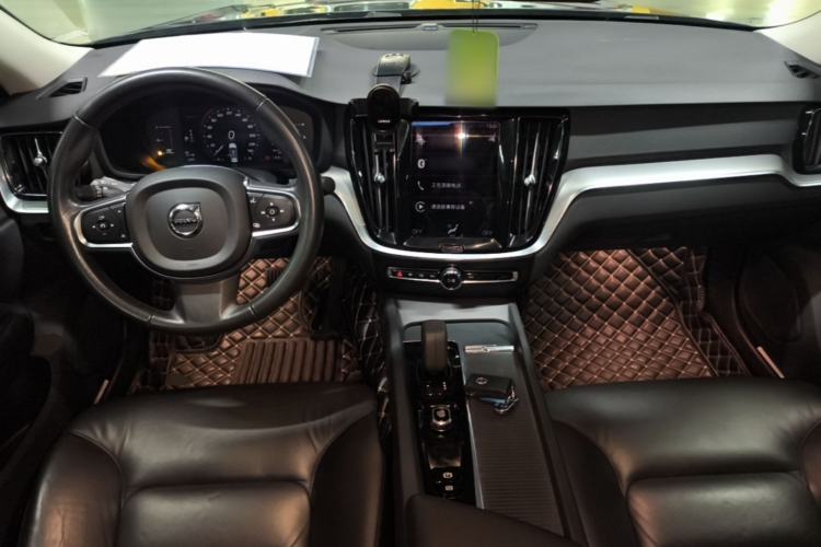 Used Volvo S60 2022 B4 Zhiyi Luxury Edition Center Console