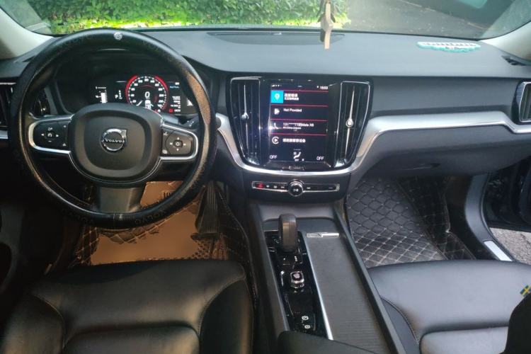 Used Volvo S60 2022 B4 Zhiyi Luxury Edition Center Console