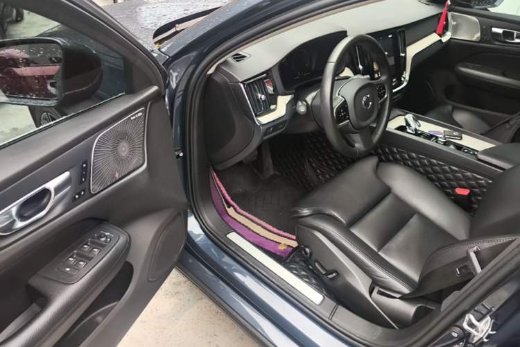 Used Volvo S60 2022 B4 Zhiyuan Luxury Edition Driver Seat