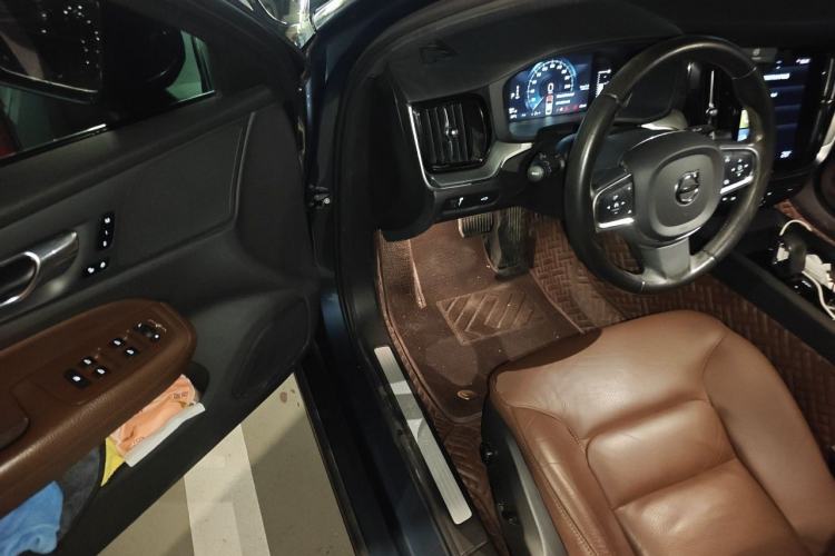 Used Volvo S60 2022 B4 Zhiyi Luxury Edition Driver Seat