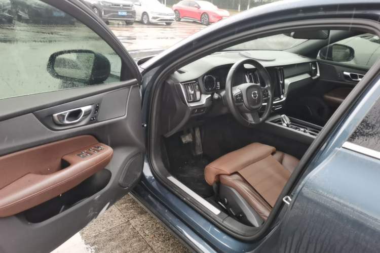 Used Volvo S60 2022 B4 Zhiyi Luxury Edition Driver Seat