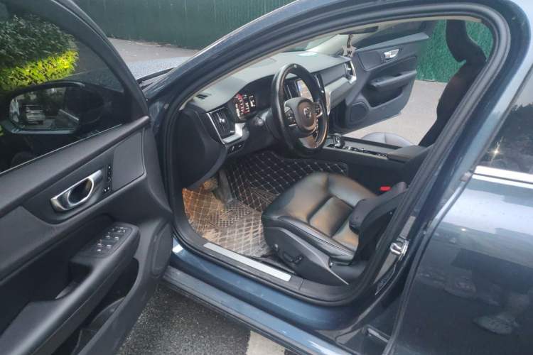 Used Volvo S60 2022 B4 Zhiyi Luxury Edition Driver Seat