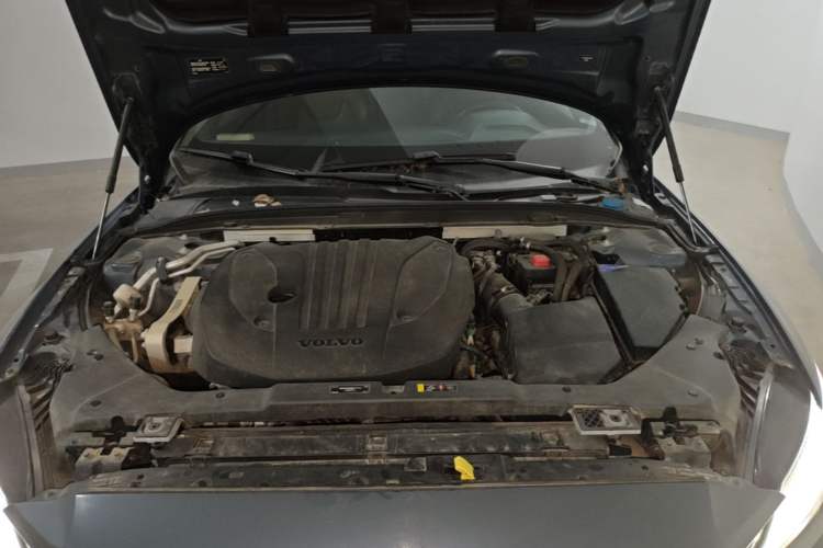 Used Volvo S60 2022 B4 Zhiyi Luxury Edition Engine Bay
