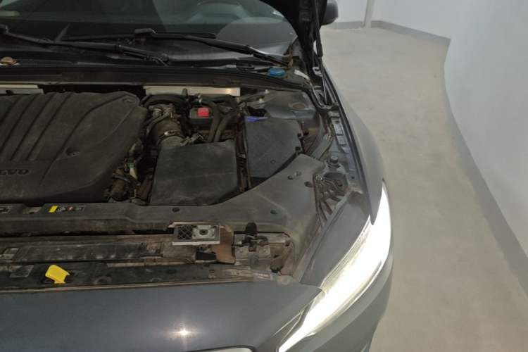 Used Volvo S60 2022 B4 Zhiyi Luxury Edition Engine Bay Left