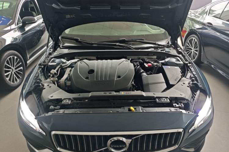 Used Volvo S60 2022 B4 Zhiyuan Luxury Edition Engine Bay