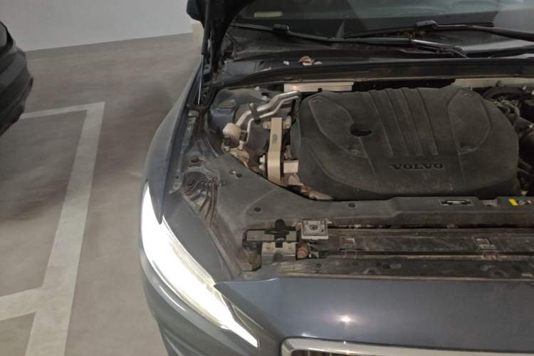 Used Volvo S60 2022 B4 Zhiyi Luxury Edition Engine Bay Right