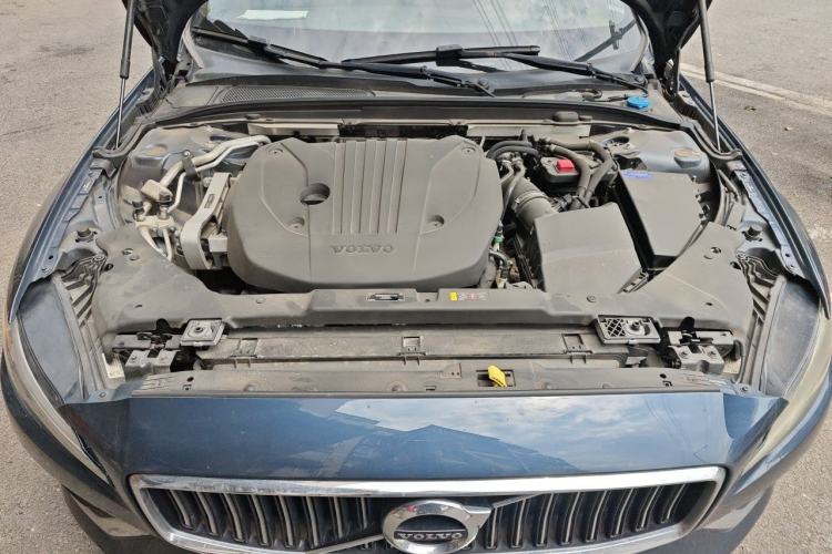Used Volvo S60 2022 B4 Zhiyuan Luxury Edition Engine Bay