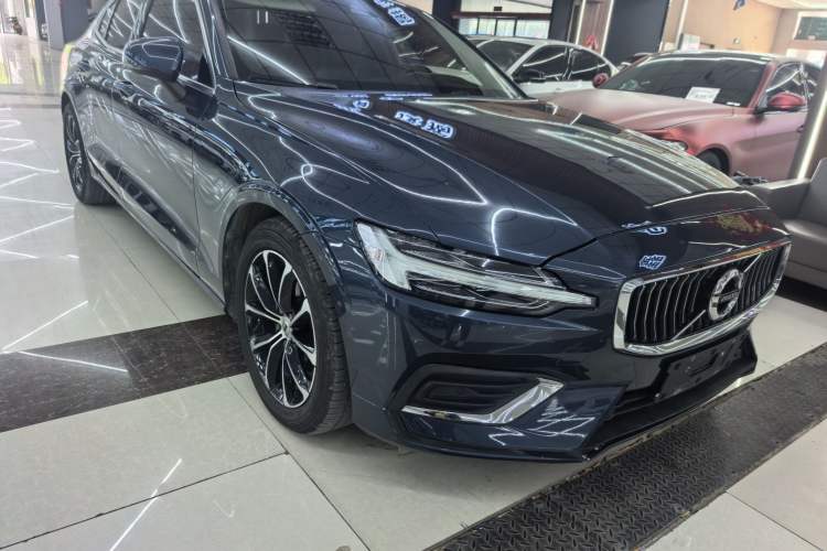 Used Volvo S60 2022 B4 Zhiyi Luxury Edition Exterior 1