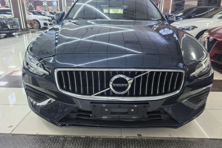 Used Volvo S60 2022 B4 Zhiyi Luxury Edition Exterior 2