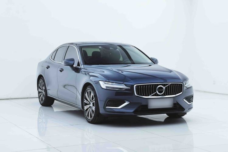 Used Volvo S60 2022 B4 Zhiyuan Luxury Edition Exterior 2