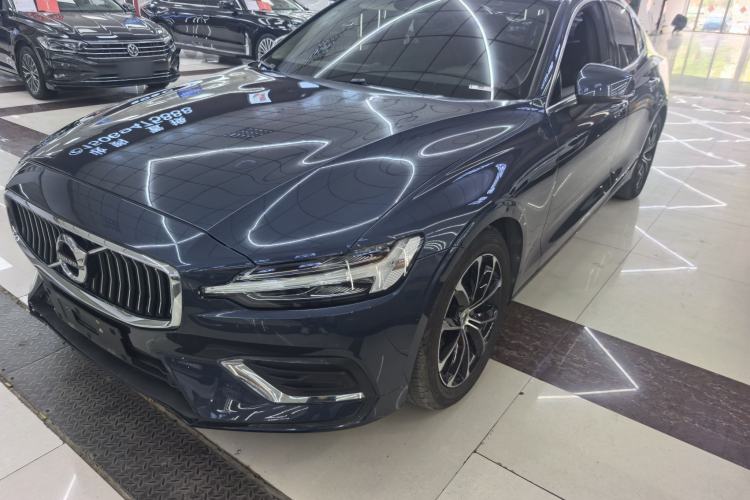 Used Volvo S60 2022 B4 Zhiyi Luxury Edition Exterior 3