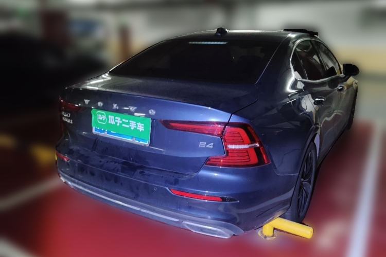 Used Volvo S60 2022 B4 Zhiyi Luxury Edition Exterior 5