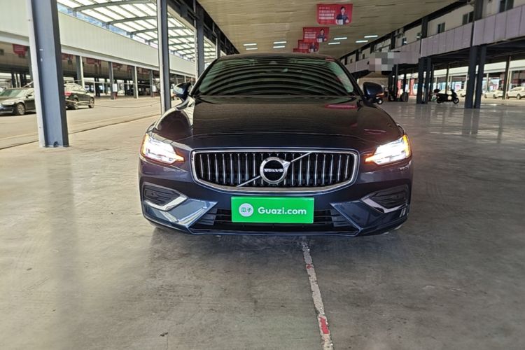 Used Volvo S60 2022 B4 Zhiyuan Luxury Edition Front