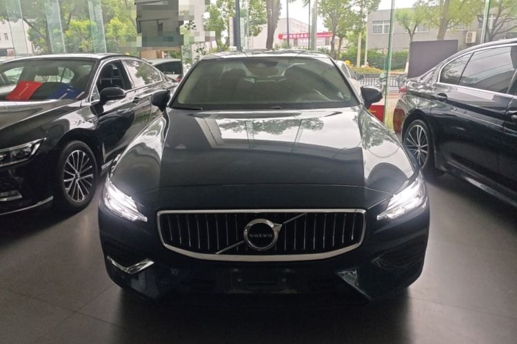 Used Volvo S60 2022 B4 Zhiyuan Luxury Edition Front