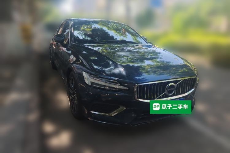 Used Volvo S60 2022 B4 Zhiyuan Luxury Edition Front Right 45 Deg