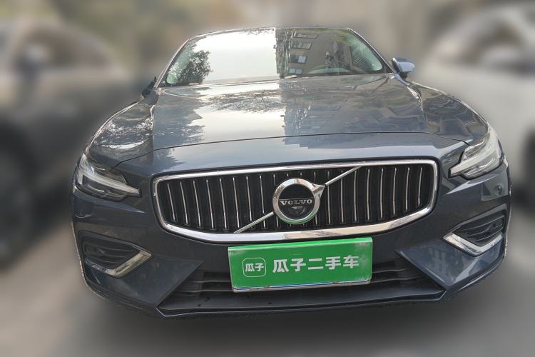 Used Volvo S60 2022 B4 Zhiyuan Luxury Edition Front