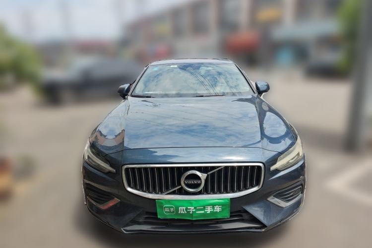 Used Volvo S60 2022 B4 Zhiyuan Luxury Edition Front
