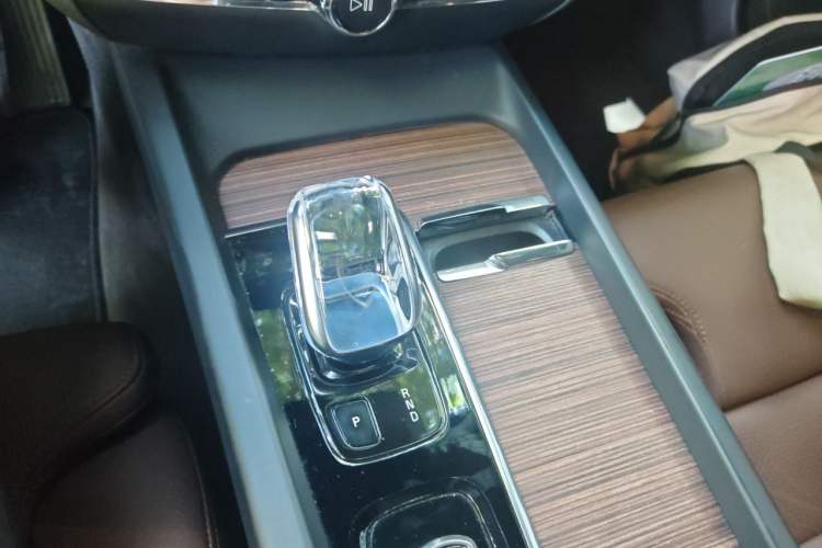 Used Volvo S60 2022 B4 Zhiyuan Luxury Edition Gear Lever