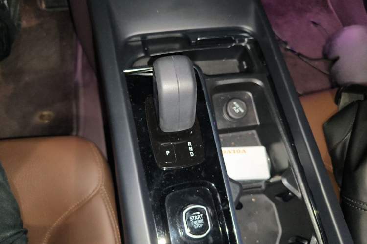 Used Volvo S60 2022 B4 Zhiyi Luxury Edition Gear Lever