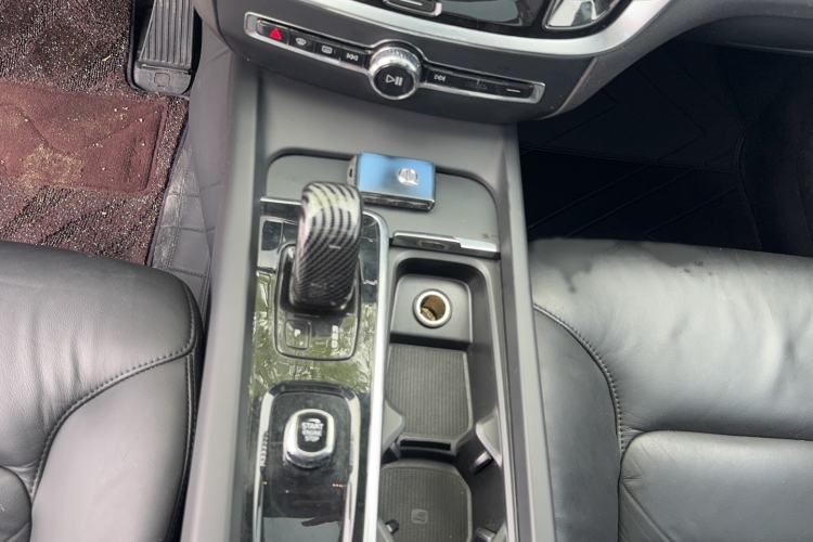 Used Volvo S60 2022 B4 Zhiyi Luxury Edition Gear Lever