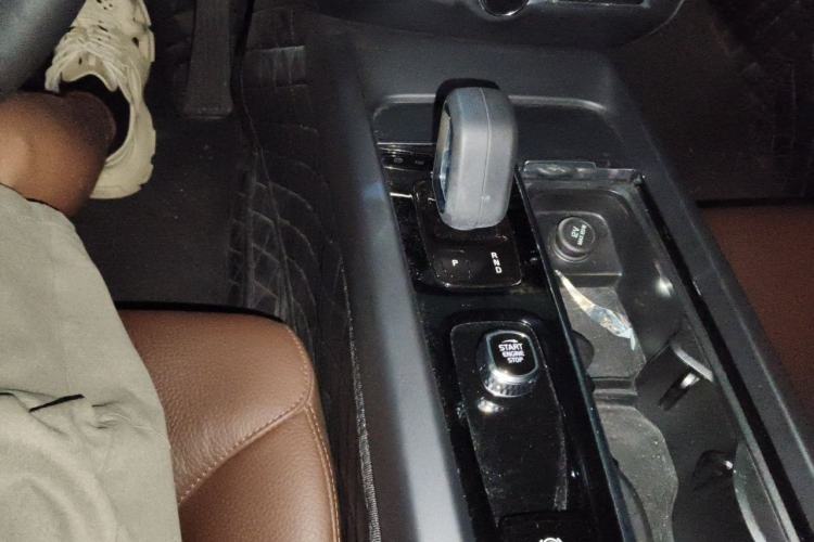 Used Volvo S60 2022 B4 Zhiyi Luxury Edition Gear Lever