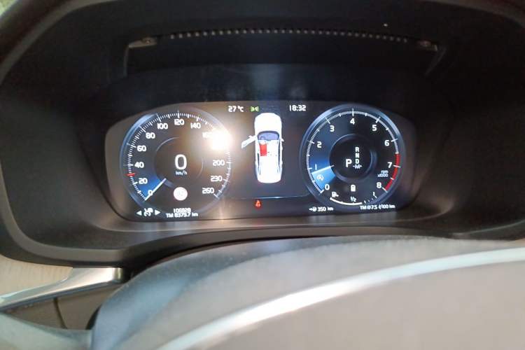 Used Volvo S60 2022 B4 Zhiyuan Luxury Edition Instrument Cluster