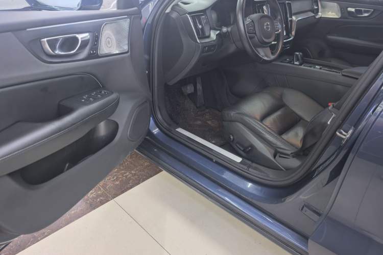 Used Volvo S60 2022 B4 Zhiyi Luxury Edition Interior 1