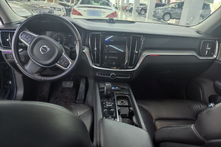 Used Volvo S60 2022 B4 Zhiyi Luxury Edition Interior 2