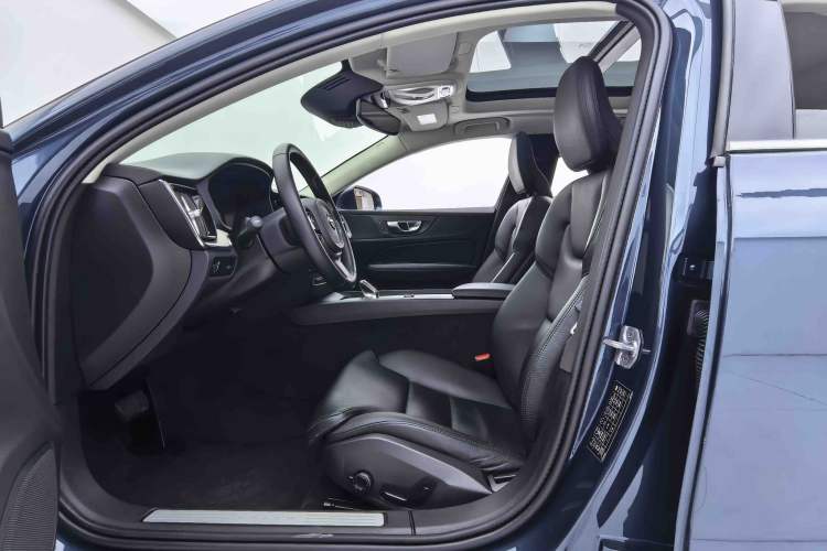Used Volvo S60 2022 B4 Zhiyuan Luxury Edition Interior 2