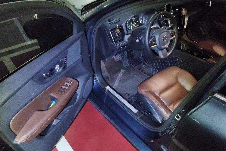 Used Volvo S60 2022 B4 Zhiyi Luxury Edition Interior 3