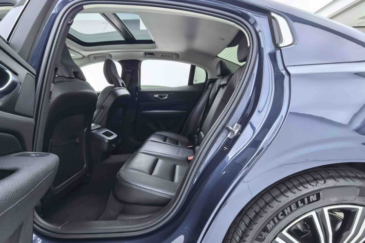 Used Volvo S60 2022 B4 Zhiyuan Luxury Edition Interior 4