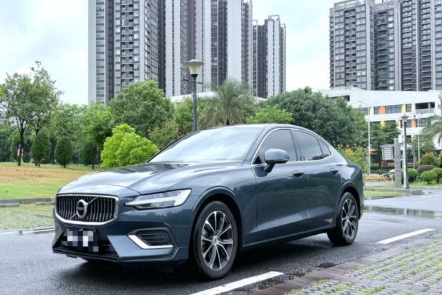 Used Volvo S60 2022 B4 Zhiyi Luxury Edition