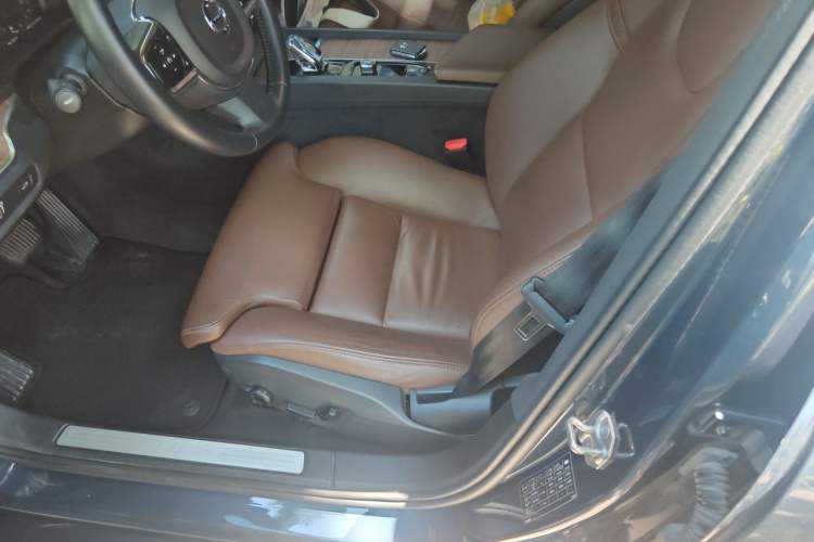 Used Volvo S60 2022 B4 Zhiyuan Luxury Edition Left Front Seat