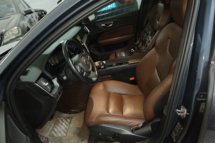 Used Volvo S60 2022 B4 Zhiyi Luxury Edition Left Front Seat