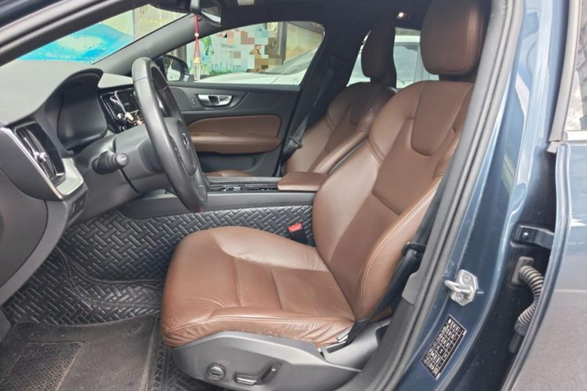 Used Volvo S60 2022 B4 Zhiyi Luxury Edition Left Front Seat