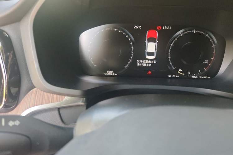 Used Volvo S60 2022 B4 Zhiyuan Luxury Edition Odometer Close Up