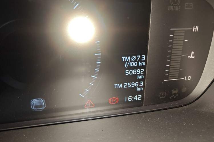 Used Volvo S60 2022 B4 Zhiyi Luxury Edition Odometer Close Up