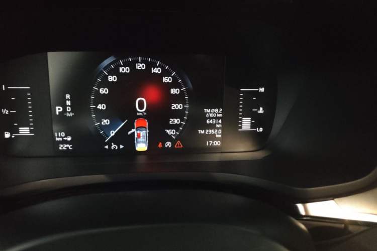Used Volvo S60 2022 B4 Zhiyi Luxury Edition Odometer Close Up