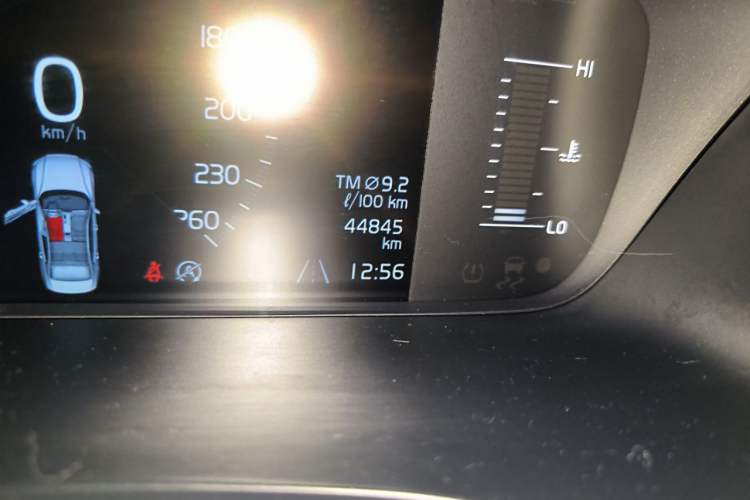 Used Volvo S60 2022 B4 Zhiyi Luxury Edition Odometer Close Up