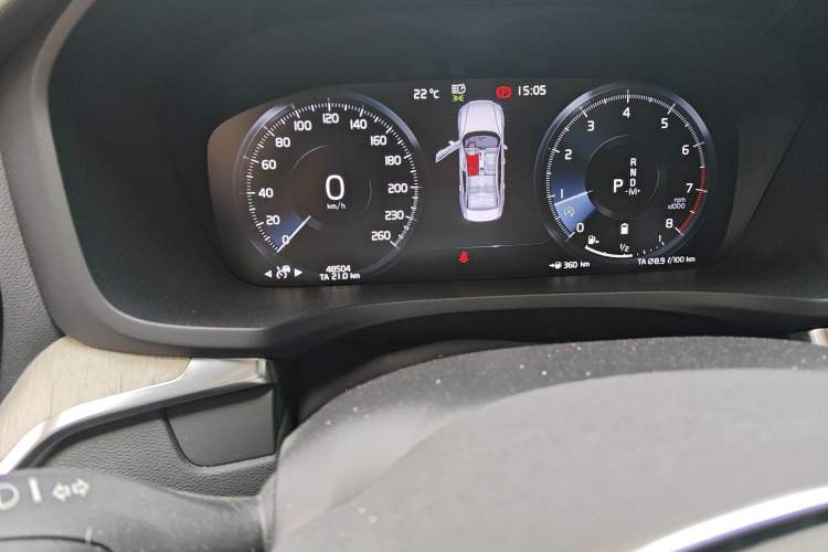 Used Volvo S60 2022 B4 Zhiyuan Luxury Edition Odometer Close Up