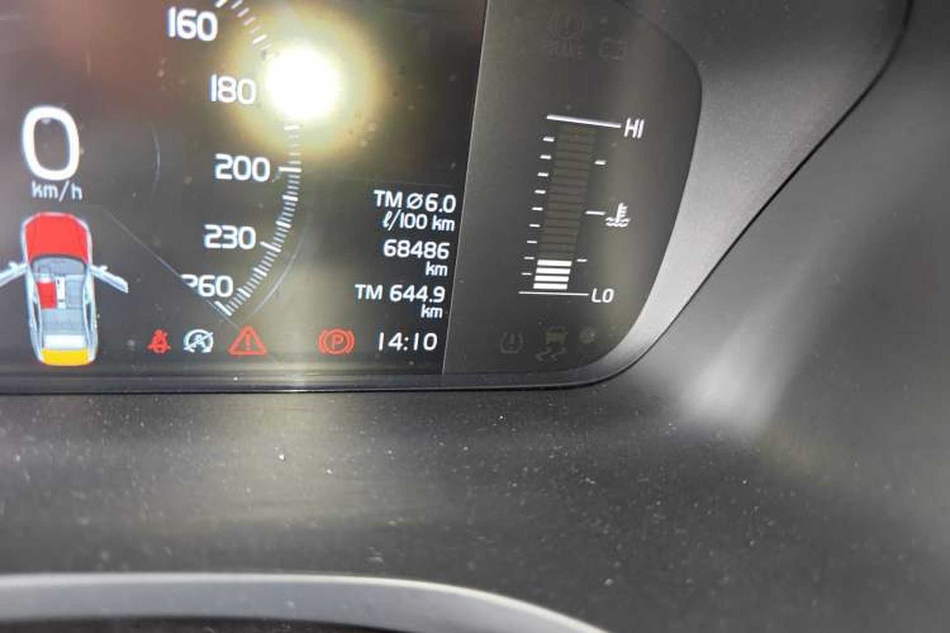Used Volvo S60 2022 B4 Zhiyi Luxury Edition Odometer Close Up