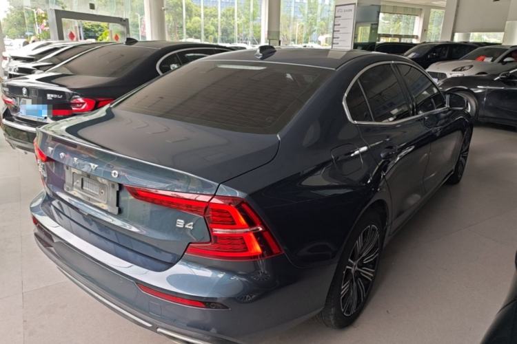Used Volvo S60 2022 B4 Zhiyuan Luxury Edition Rear Right 45 Deg