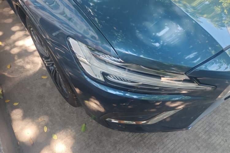 Used Volvo S60 2022 B4 Zhiyuan Luxury Edition Right Front Headlight