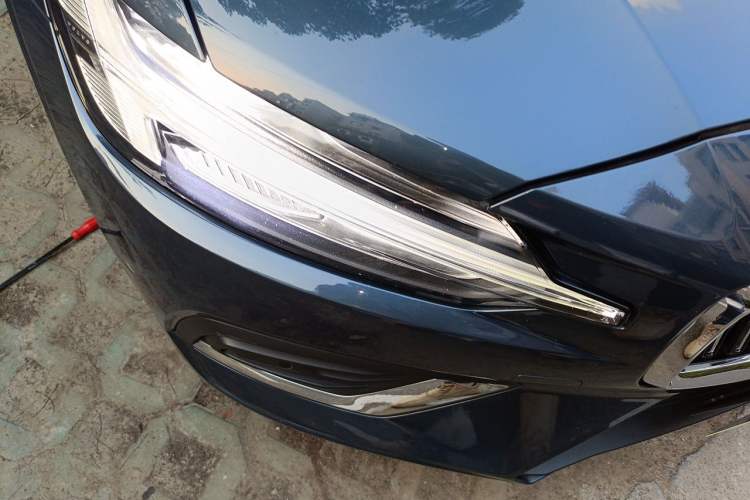 Used Volvo S60 2022 B4 Zhiyuan Luxury Edition Right Front Headlight