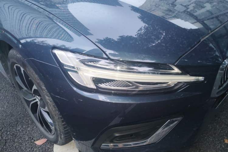 Used Volvo S60 2022 B4 Zhiyi Luxury Edition Right Front Headlight