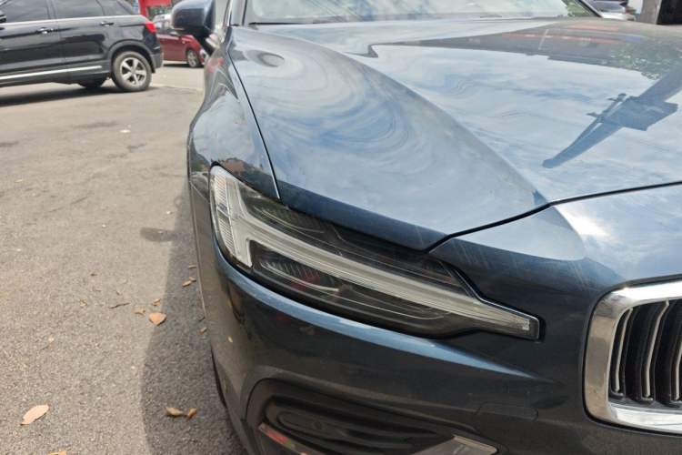 Used Volvo S60 2022 B4 Zhiyuan Luxury Edition Right Front Headlight