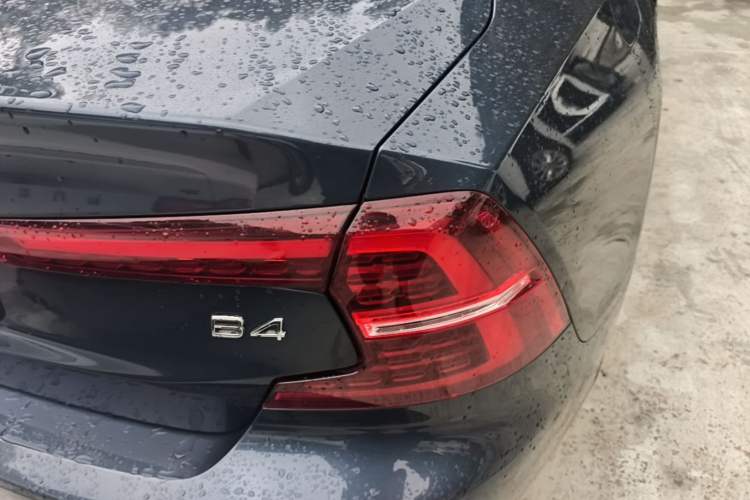 Used Volvo S60 2022 B4 Zhiyuan Luxury Edition Right Rear Taillight