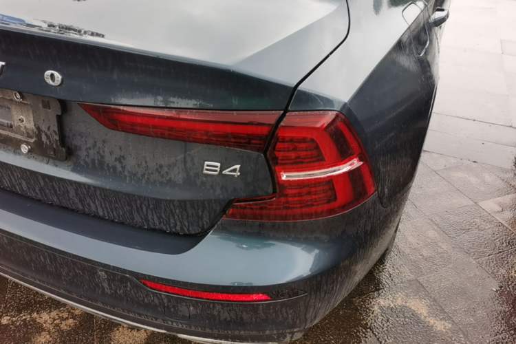 Used Volvo S60 2022 B4 Zhiyi Luxury Edition Right Rear Taillight