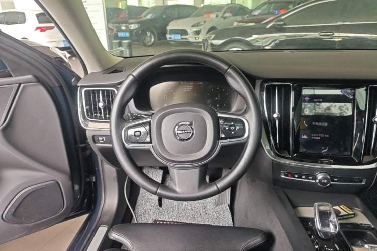 Used Volvo S60 2022 B4 Zhiyuan Luxury Edition Steering Wheel