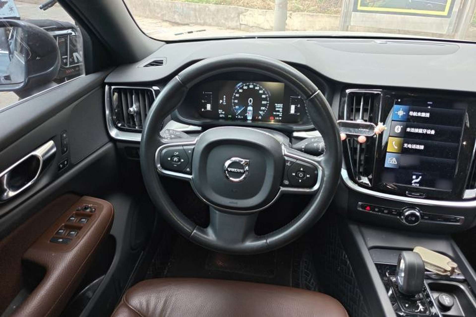 Used Volvo S60 2022 B4 Zhiyi Luxury Edition Steering Wheel
